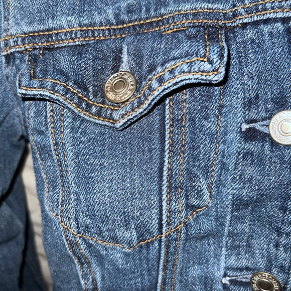 Abercrombie & Fitch Raw Hem Jean Jacket - Picture 5 of 11